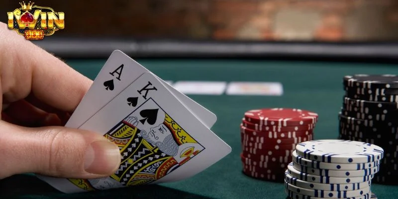 Bài Poker IWIN: Luật Chơi, Kinh Nghiệm Cược Thực Chiến 2025 2 Những thông tin cơ bản về Poker IWIN mà bạn cần biết.